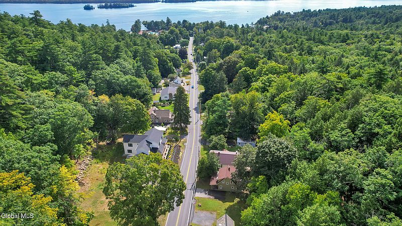 3rd image of 780 Diamond Point Road