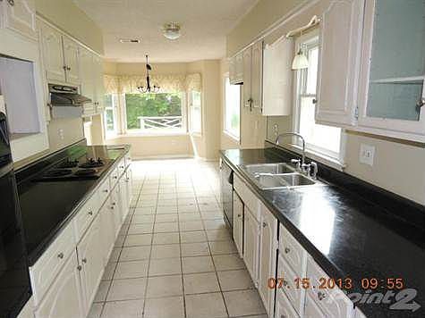 2nd image of 4069 S Lakewood Dr