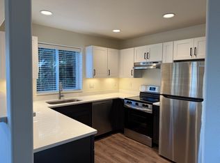 3007 SW 11th Ave #4, Portland, OR 97239