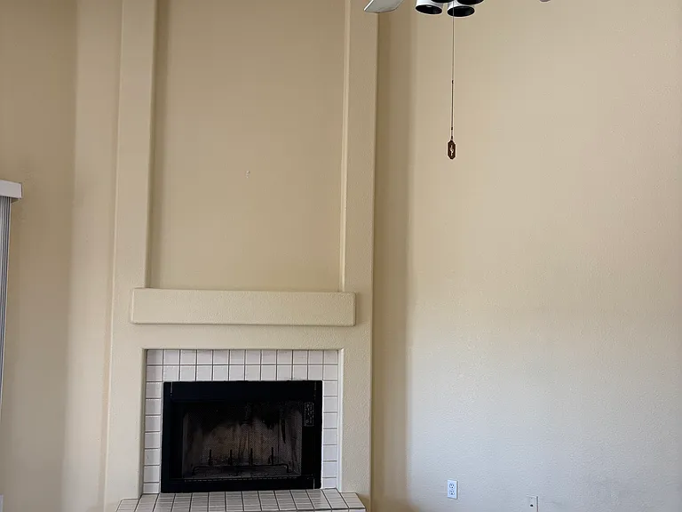 1289 W Maria Ln — Photo 11