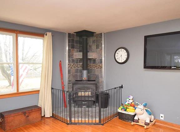 4th image of 1321 Blue Mountain Dr