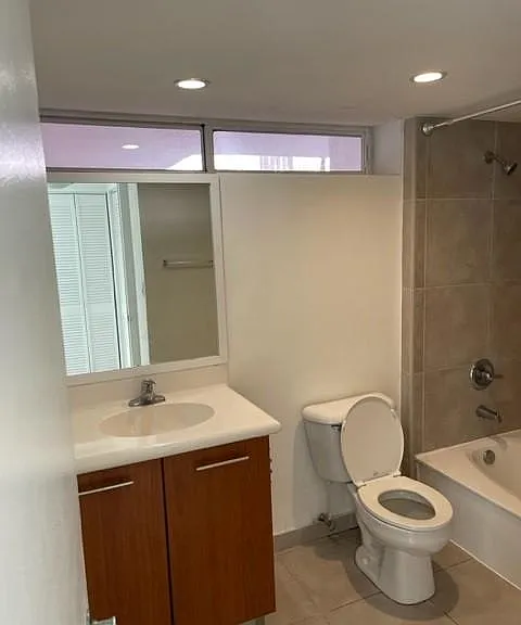 650 NE 64th St #G406 — Photo 5