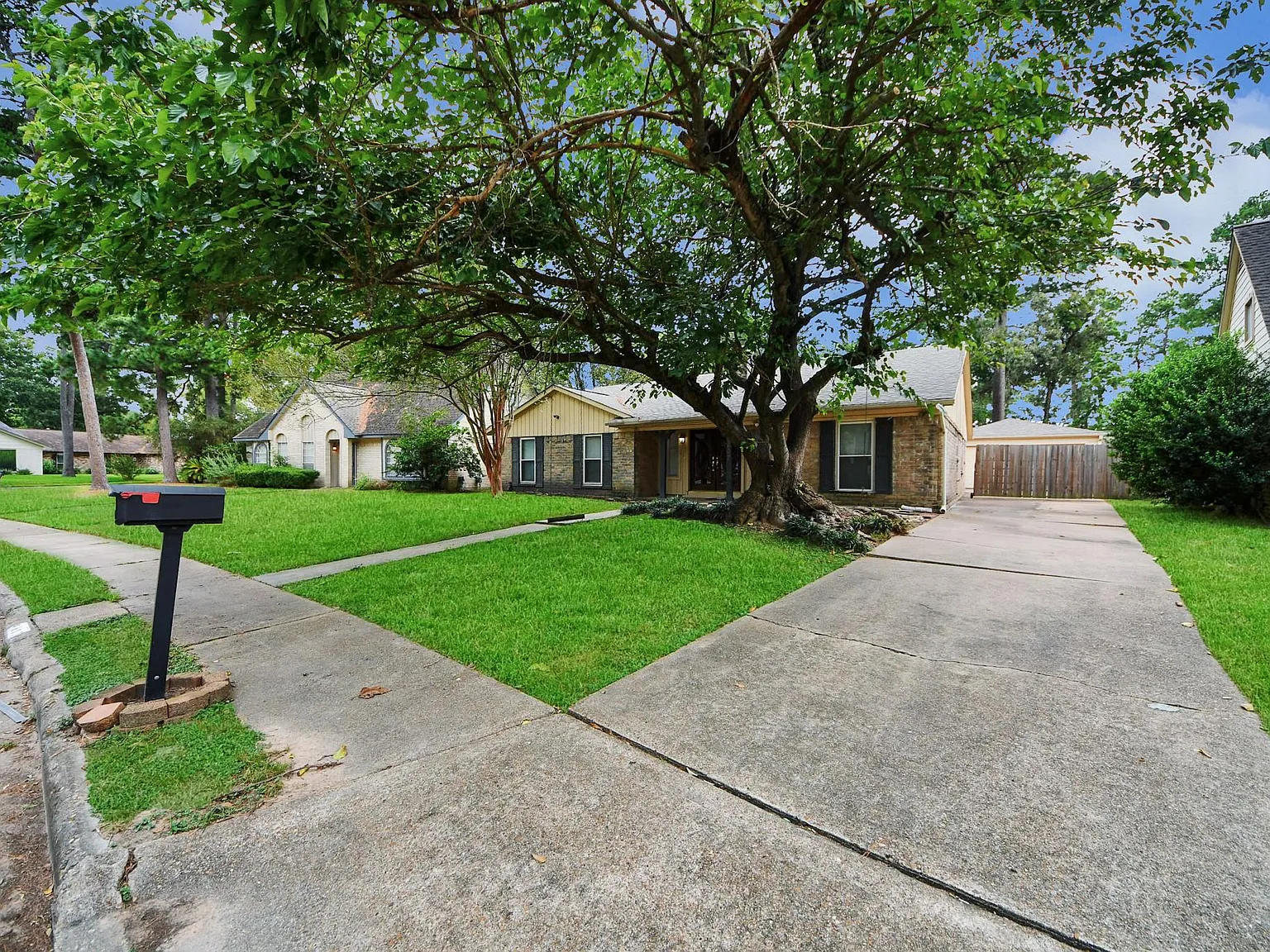 3 bed, 2.0 bath, 1879 sqft, $1,850 — Photo 4