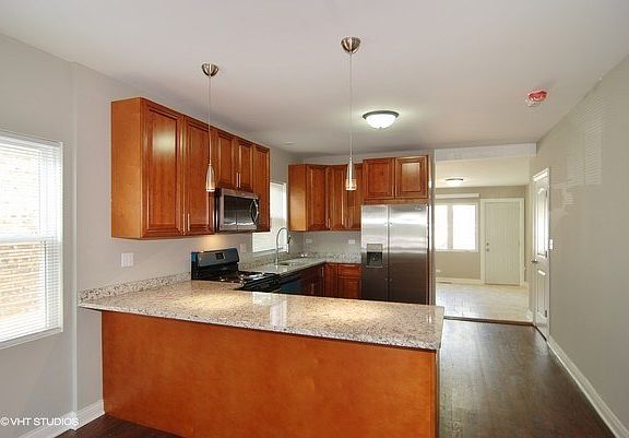 3rd image of 1452 N Waller Ave