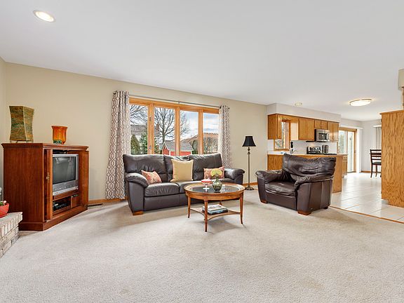 5th image of 16511 Lee Ave