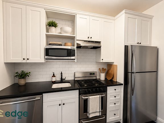 3rd image of 271 Metropolitan Ave #2J