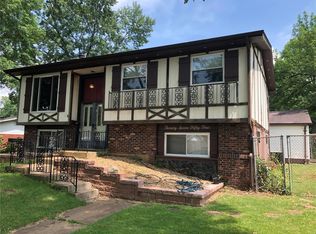 2754 Clager Rd, Saint Louis, MO 63125