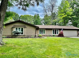 1614 N Briarcrest Rd, Bryan, OH 43506