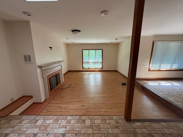 10200 Rivertown Rd — Photo 4