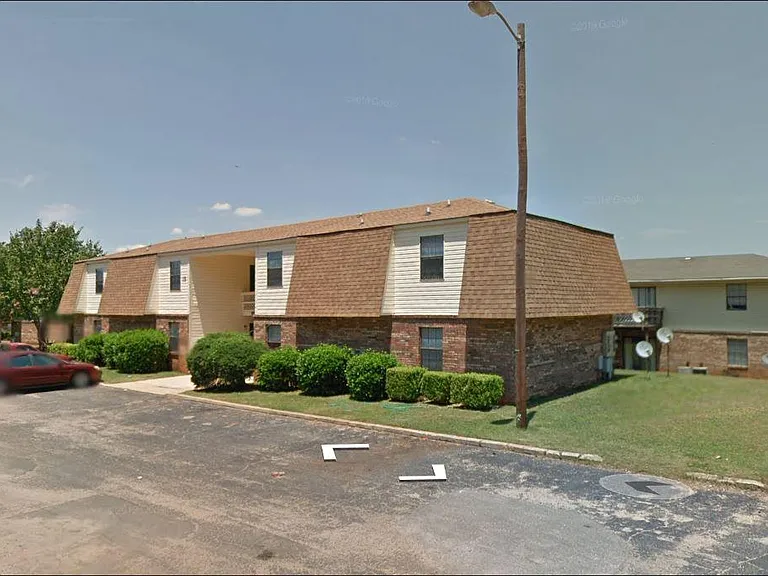 209 Apache Dr #15 — Photo 3