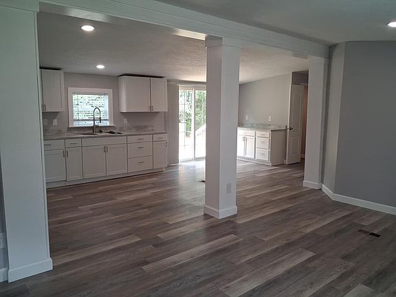 5th image of 222 Heritage Hill Rd
