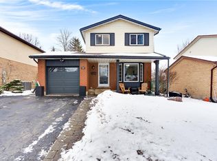 34 Rosebank Cres, Kitchener, ON N2E 2R4