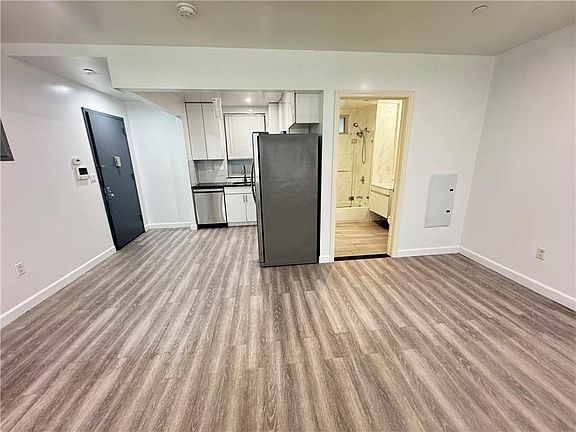2nd image of 2503 Ocean Ave APT 1A