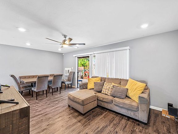 4th image of 40554 Johnston Ave