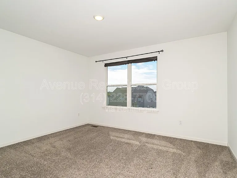 608 Highland Prairie Dr — Photo 21