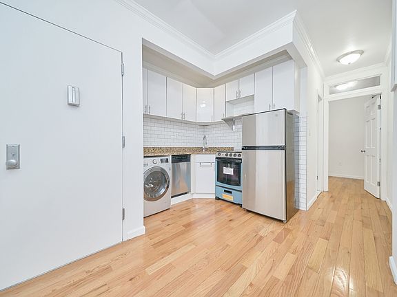 5th image of 109 Ludlow St #1
