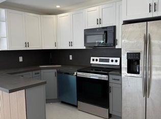 1054-1058 SW 2nd St #1056, Hallandale, FL 33009
