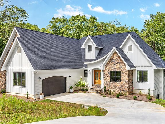 2nd image of 1123 Cumberland Rd