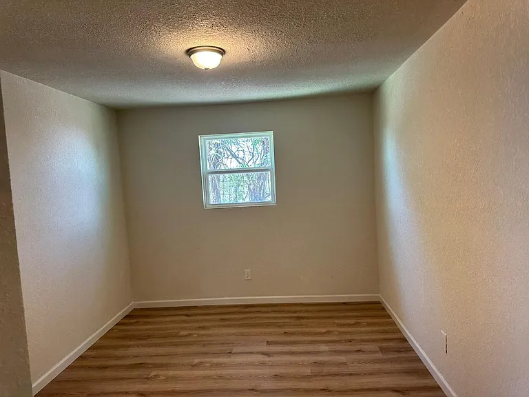 Unit Photo