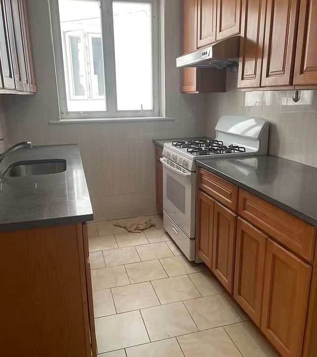 1st image of 2647 E 21st St #2