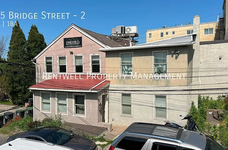 245 Bridge St #2 — Photo 2