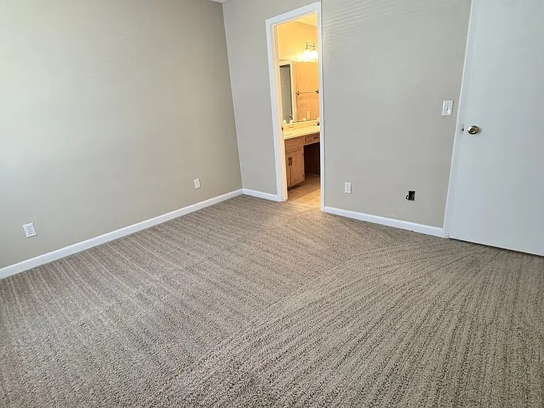 121 Brian Ct — Photo 10