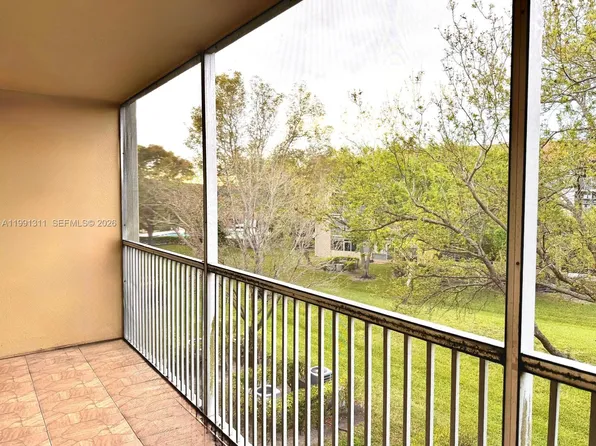 13355 SW 9th Ct APT 313H, Pembroke Pines, FL 33027