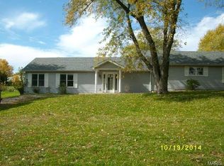 41 N Chantilly Rd, Winfield, MO 63389