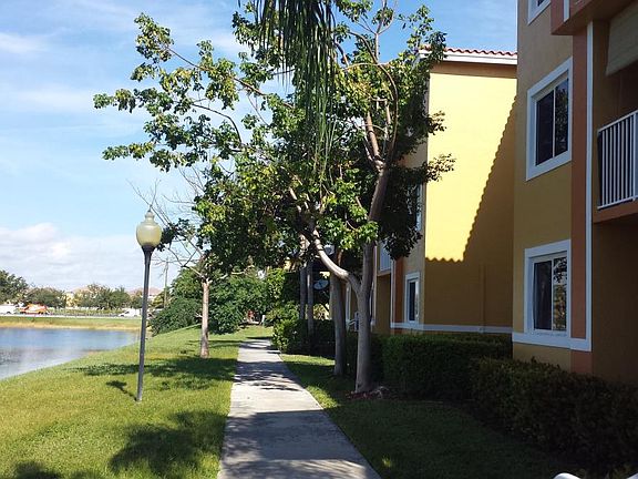 4th image of 20950 SW 87th Ave APT 201