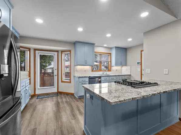 420 Village Ct, Cambridge, MN 55008