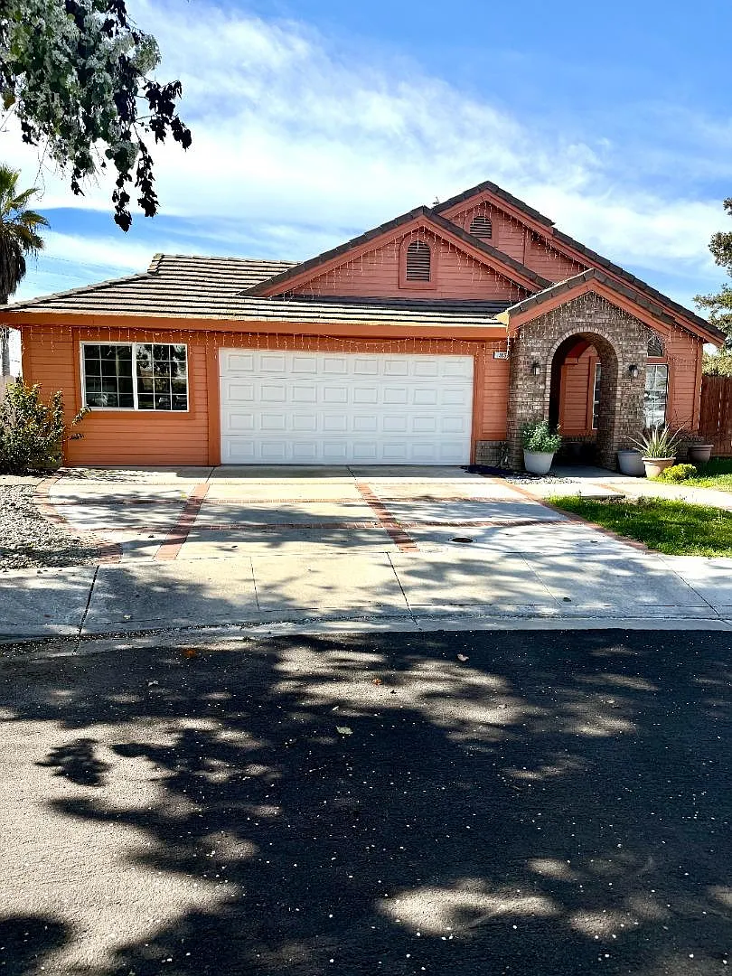 1363 Merganser Ct photo 1