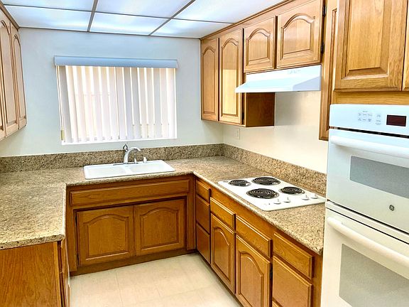 2nd image of 5150 Yarmouth Ave #3bhkfp1jt
