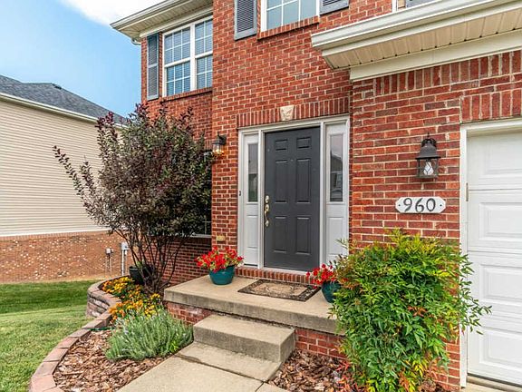 2nd image of 960 Cobble Dr