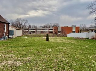 Avenue, Windsor Heights, IA 50324