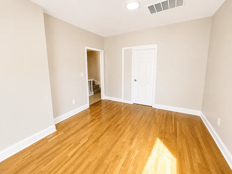 699 S 18th St #3 — Photo 11