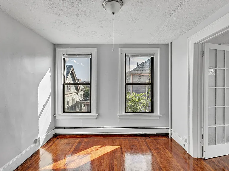 33 Howe St #35 — Photo 24