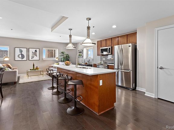 3rd image of 525 W Lafayette Blvd #21B