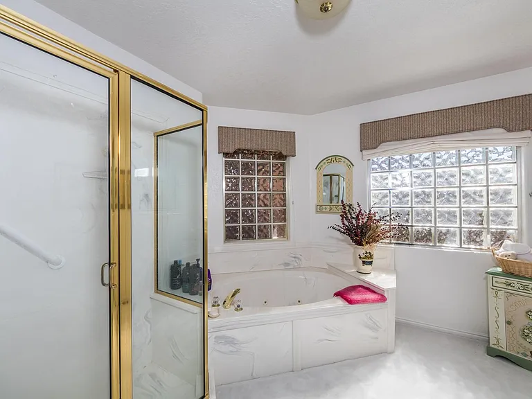 824 W Hampton Rd — Photo 27
