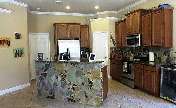 4th image of 12 Serenade Cir