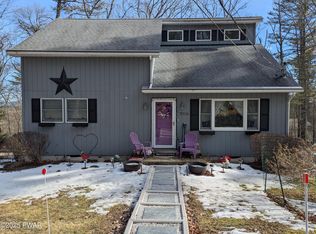 124 Van Auken Hill Rd, Milford, PA 18337