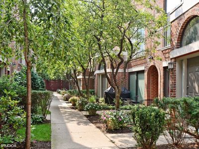 2520 N Sheffield Ave APT O, Chicago, IL, 60614