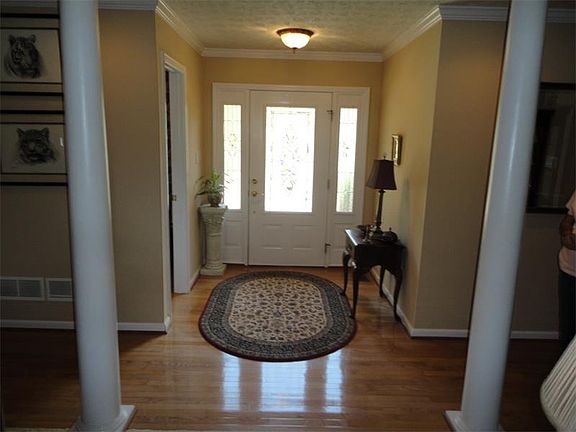 Front door/foyer
