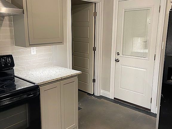 5th image of 216 New Castle St