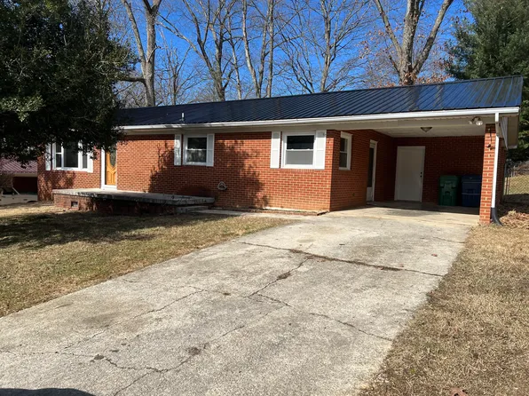 303 Highland Dr, Morristown, TN 37813