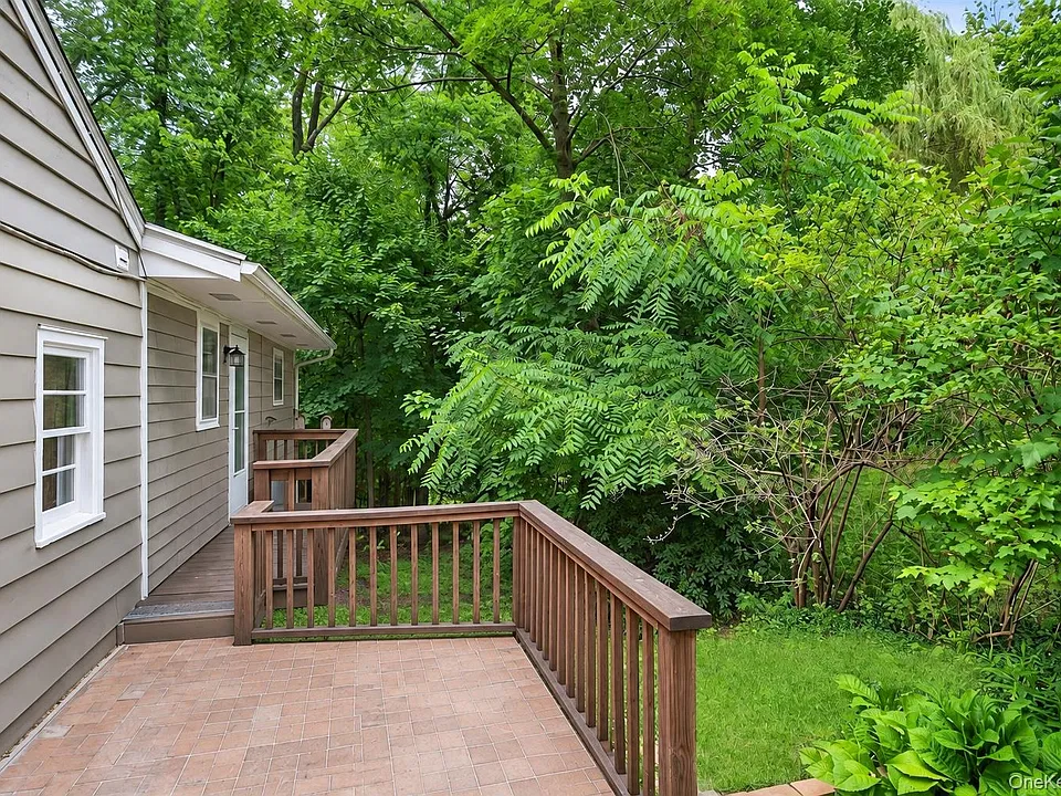 26 Overlook Dr