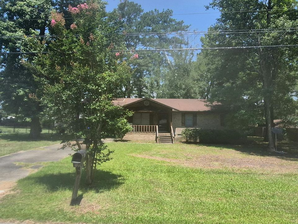 1st image of 3004 Sawyer St