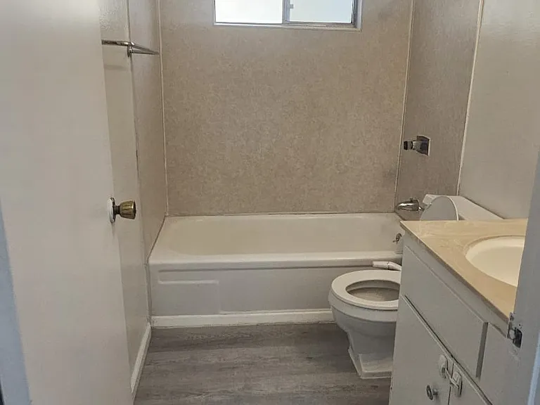 1814 V St #7 — Photo 33