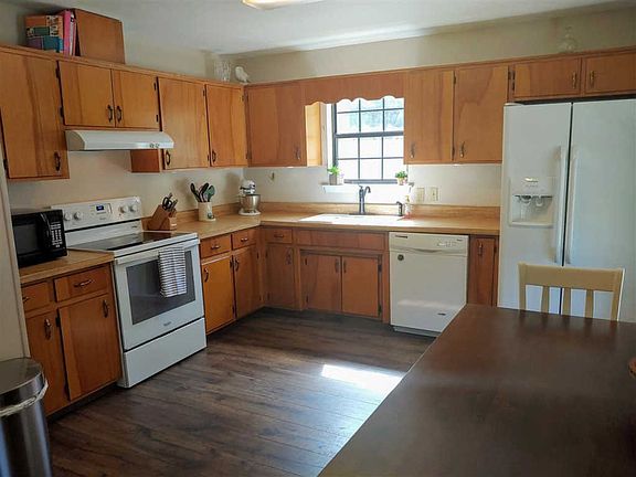 5th image of 4123 White Pine Ct