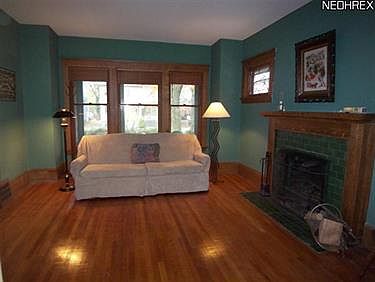 4th image of 2289 Grandview Ave