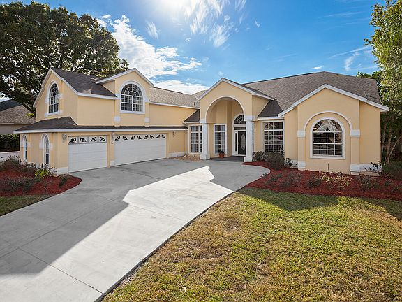 3rd image of 670 Majestic Oak Dr
